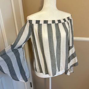 Off the shoulder blouse!💫